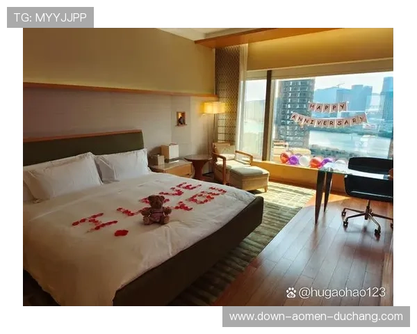 澳门银河酒店的客房设计现代时尚，打造温馨舒适的住宿环境体验